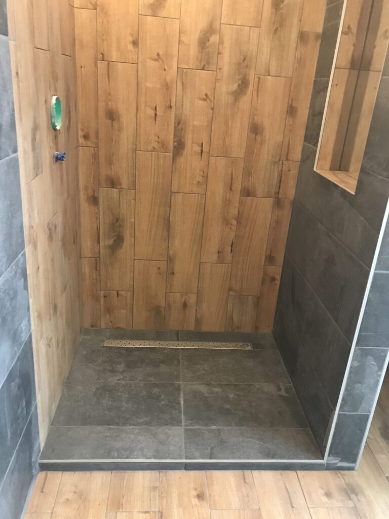 Kompletná rekonštrukcia kupelna Kostoliste– moderný interiér