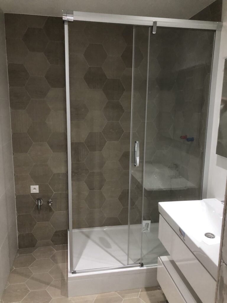 Kompletná rekonštrukcia kupelna Bratislava– moderný interiér