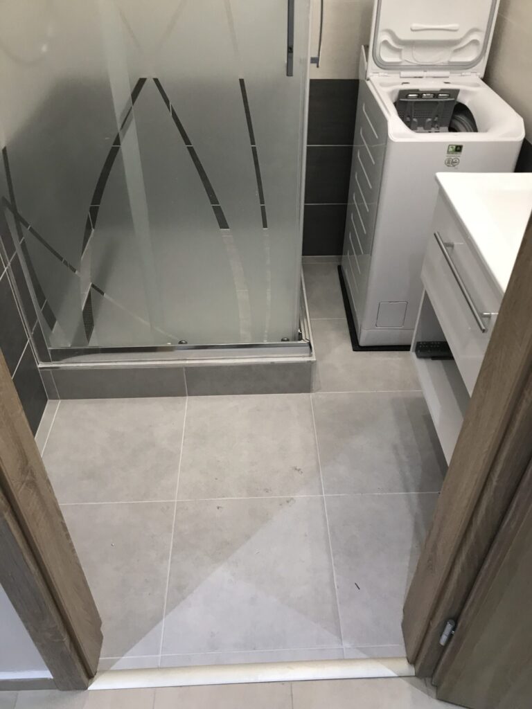 Kompletná rekonštrukcia kupelna Malacky– moderný interiér